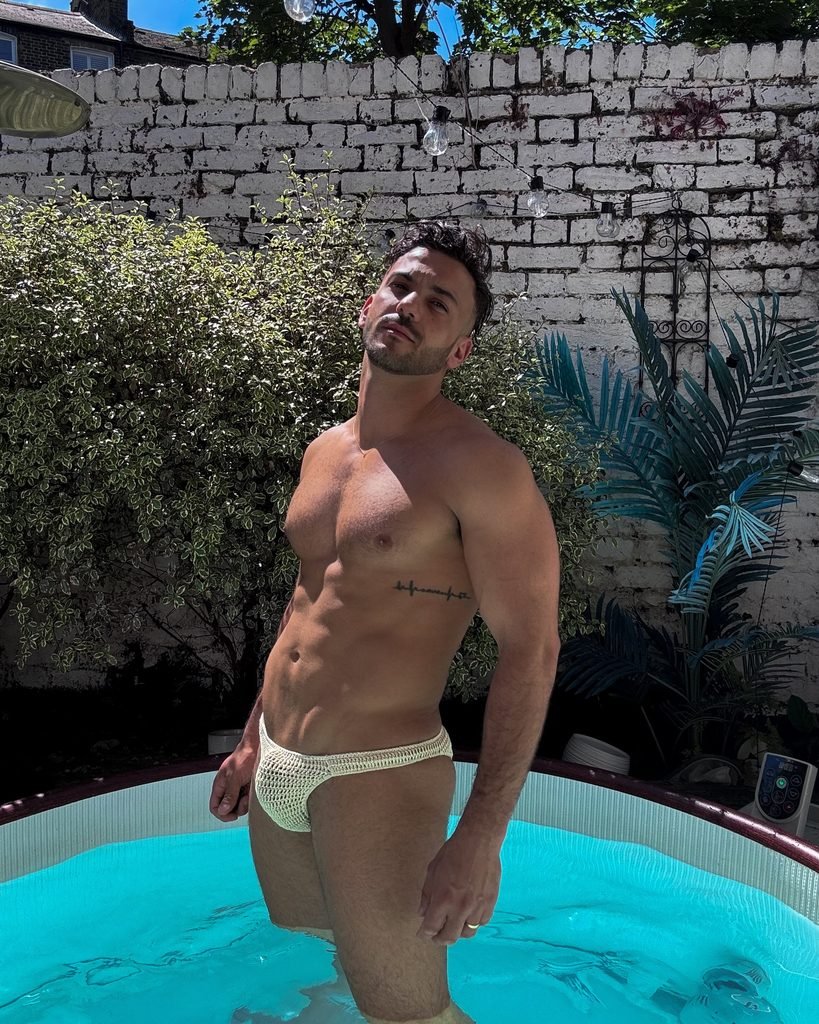 Antonio Velez (@antoniovelezxx) photo
