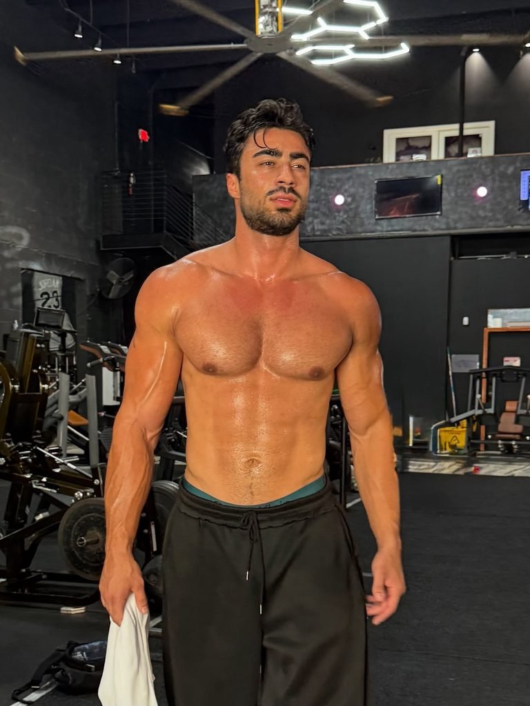 Mohammadali Saffari @mosaffari chest and muscle close up