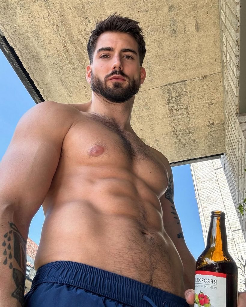 Vince Torres (@vince.torres), Mister Universe England entrant showing his abs