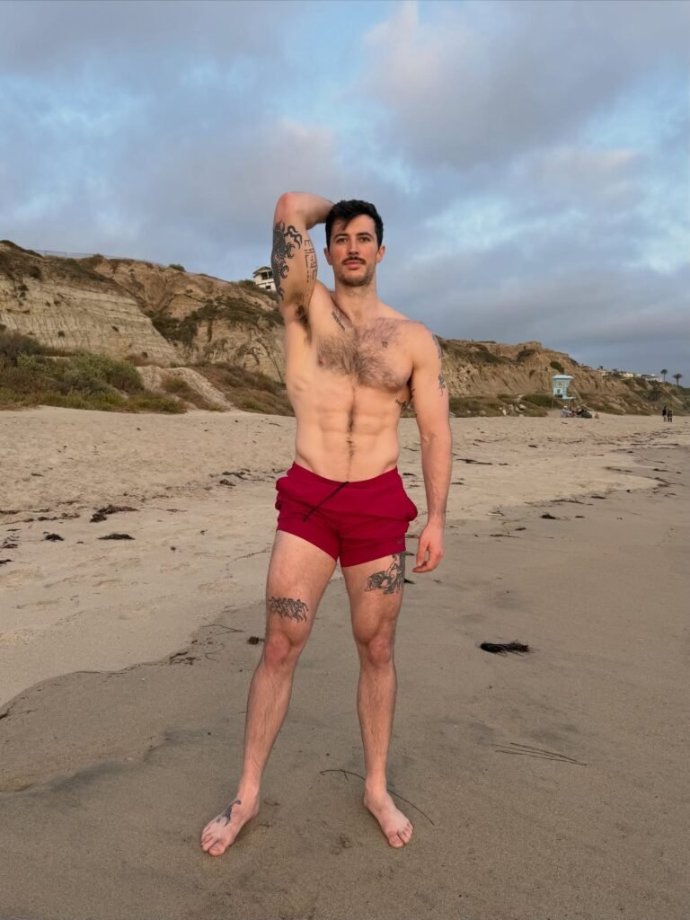 Dennis Nash amateur fighter workout pose
